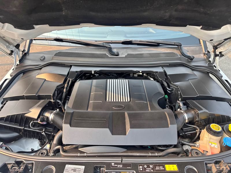 2015 Land Rover LR4 - HSE Sport Utility 4D