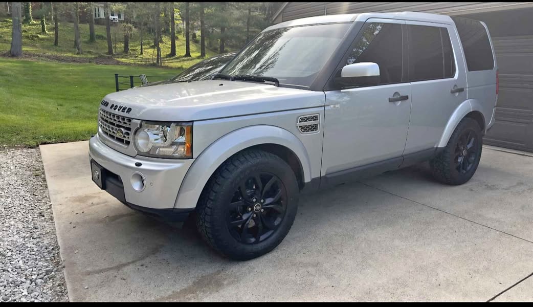 2010 Land Rover LR4 - HSE Sport Utility 4D