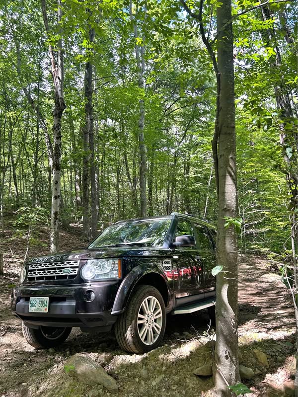2012 Land Rover LR4 - HSE LUX Sport Utility 4D