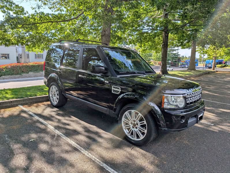 2011 Land Rover LR4 - HSE LUX Sport Utility 4D