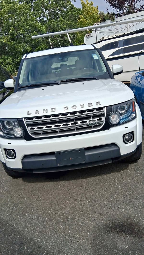 2014 Land Rover LR4 - HSE Sport Utility 4D