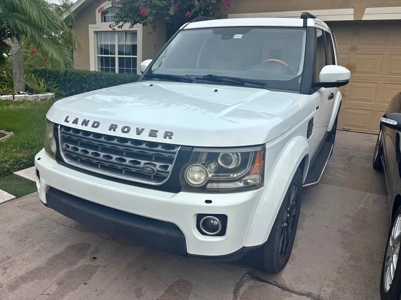 2015 Land Rover LR4 - HSE Sport Utility 4D
