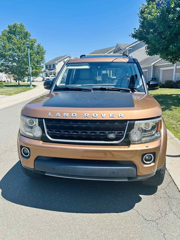2016 Land Rover LR4 - Landmark Edition Sport Utility 4D