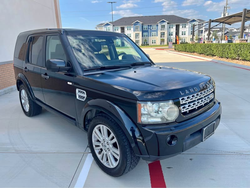 2011 Land Rover LR4 - HSE LUX Sport Utility 4D