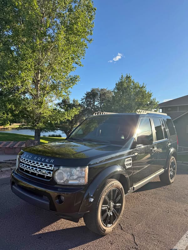 2012 Land Rover LR4 - HSE LUX Sport Utility 4D