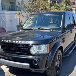 2010 Land Rover LR4 - HSE LUX Sport Utility 4D