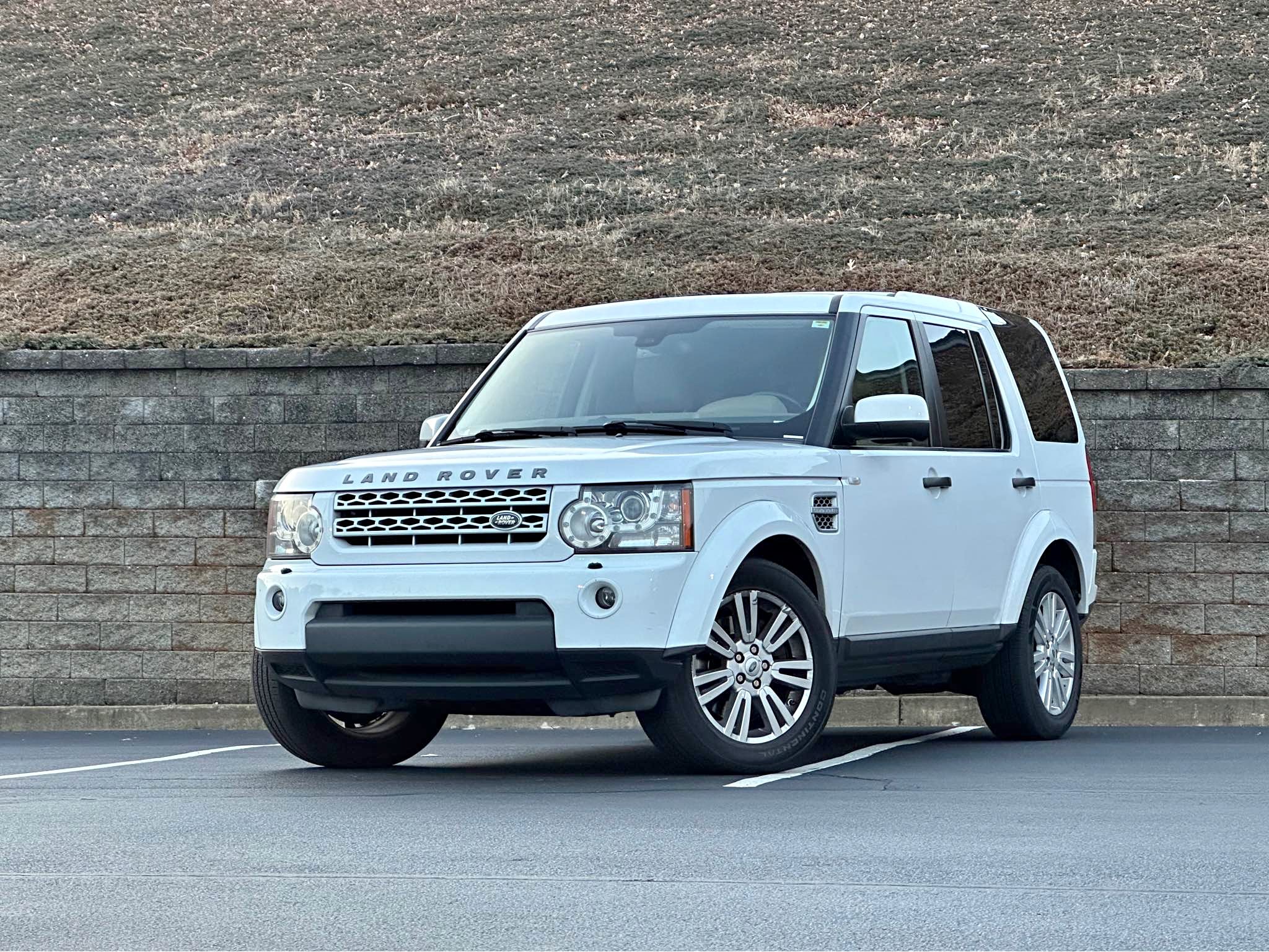 2011 Land Rover LR4 - HSE LUX Sport Utility 4D