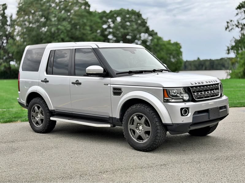 2016 Land Rover LR4 - LR4