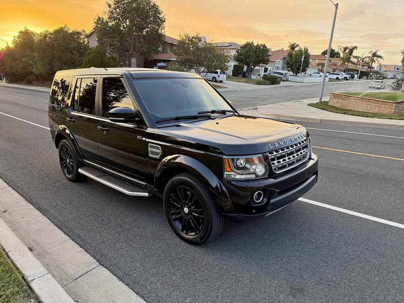 2015 Land Rover LR4 - HSE Sport Utility 4D