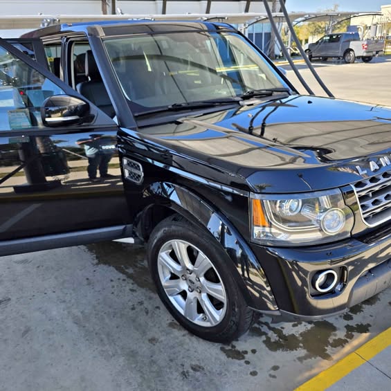 2015 Land Rover LR4 - HSE Sport Utility 4D