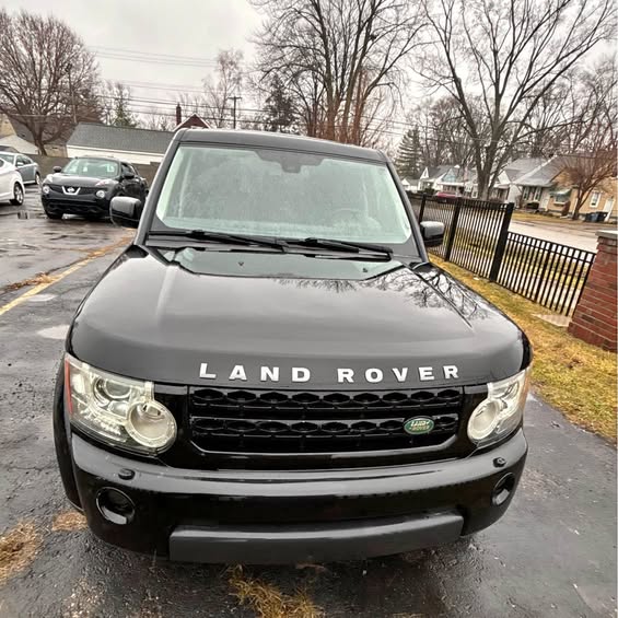 2012 Land Rover LR4 - HSE LUX Sport Utility 4D