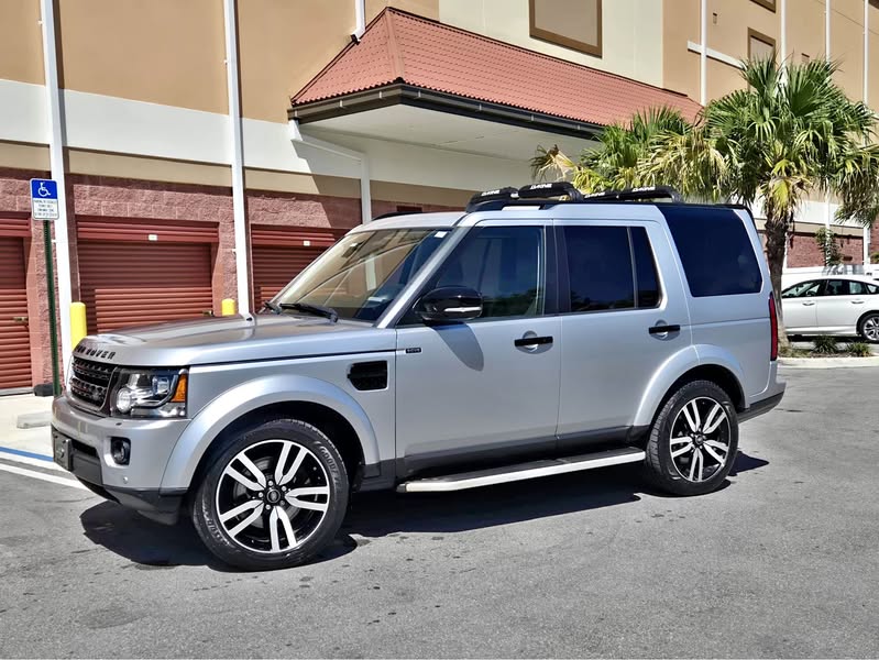 2016 Land Rover LR4 - HSE LUX Sport Utility 4D