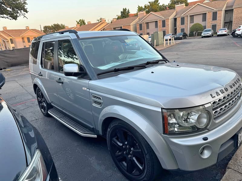 2012 Land Rover LR4 - HSE LUX Sport Utility 4D