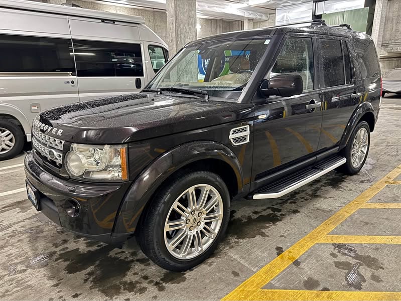 2012 Land Rover LR4 - HSE LUX Sport Utility 4D