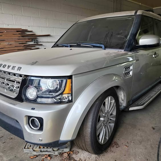 2015 Land Rover LR4 - HSE Sport Utility 4D