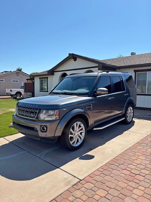 2016 Land Rover LR4 - LR4