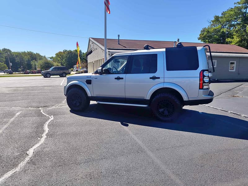 2015 Land Rover LR4 HSE LUX Sport Utility 4D