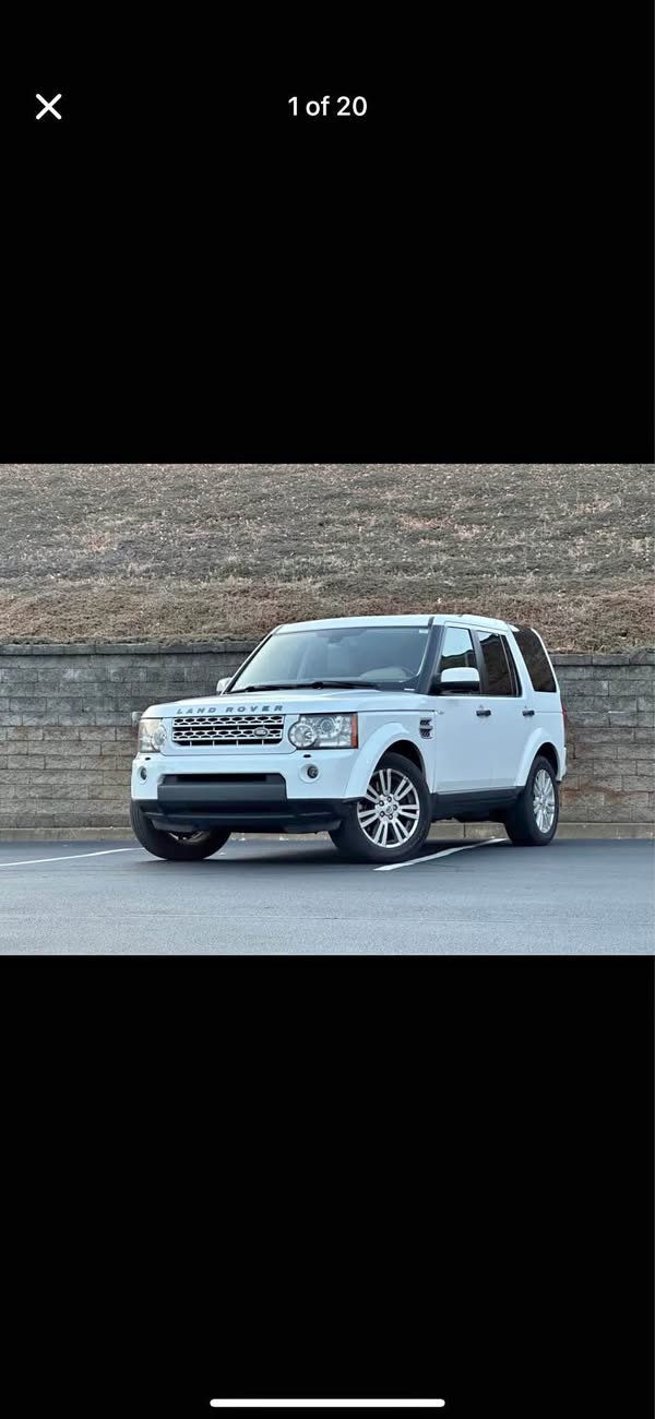 2011 Land Rover LR4 - HSE LUX Sport Utility 4D