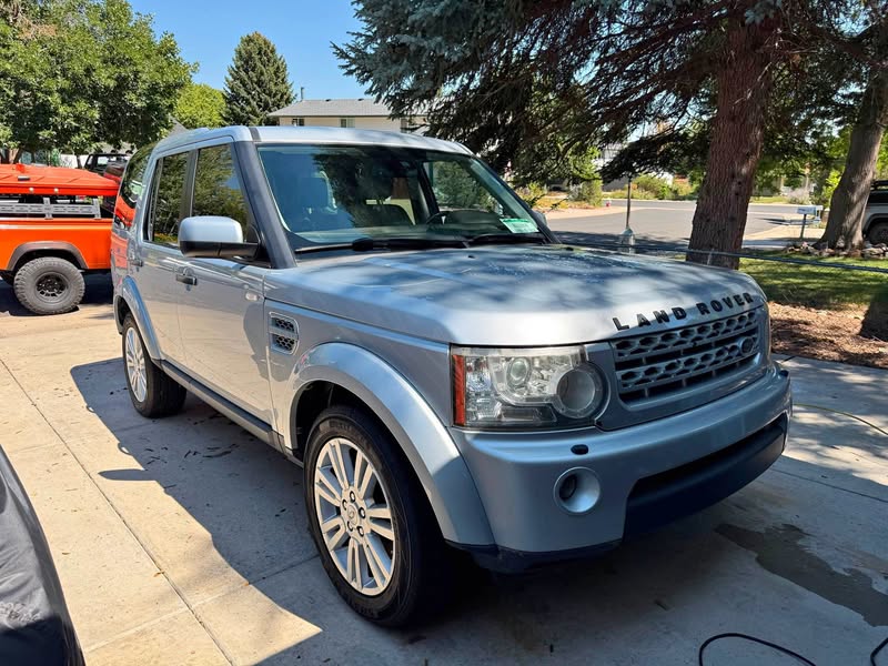 2011 Land Rover LR4 - HSE LUX Sport Utility 4D