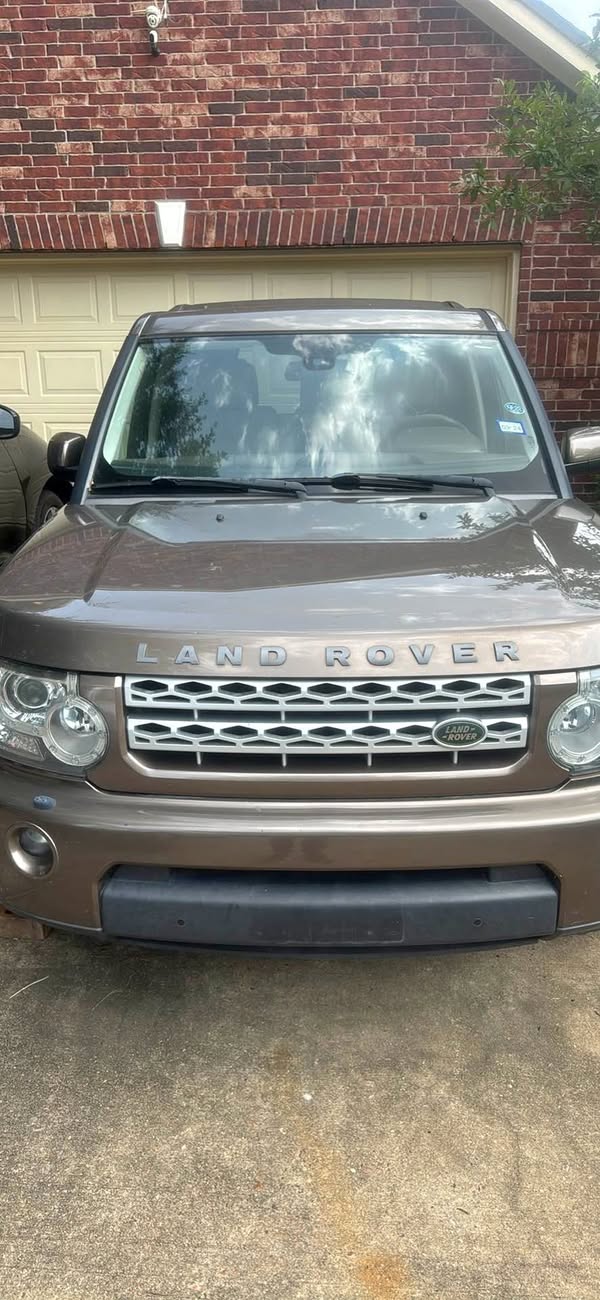 2012 Land Rover LR4 - HSE LUX Sport Utility 4D