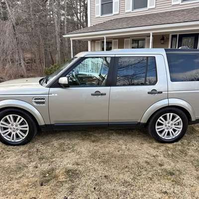 2010 Land Rover LR4 - HSE LUX Sport Utility 4D