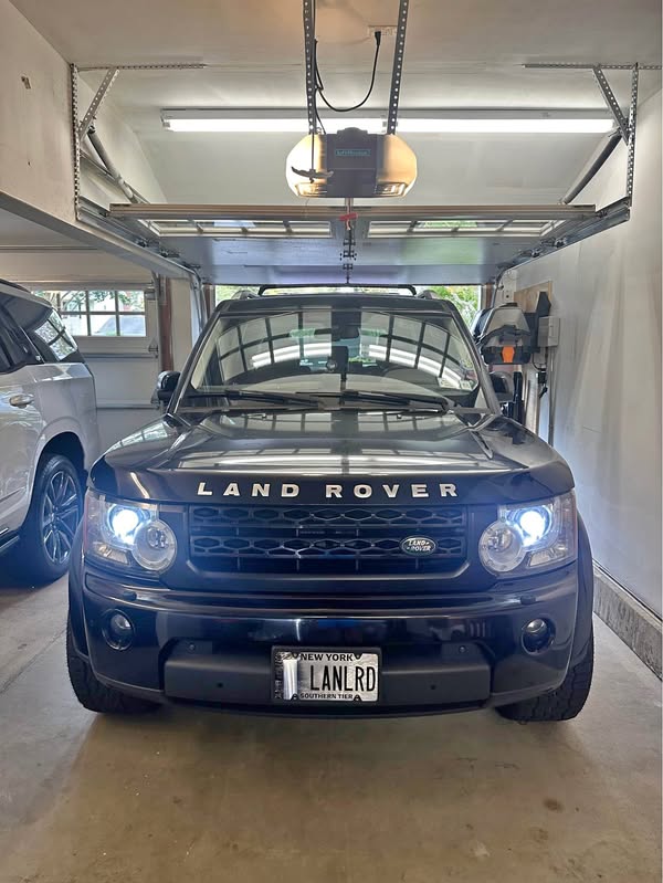 2012 Land Rover LR4 - HSE LUX Sport Utility 4D
