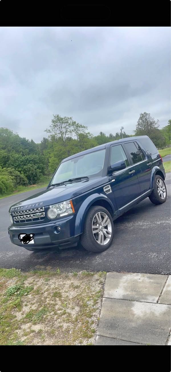 2011 Land Rover LR4 - HSE LUX Sport Utility 4D