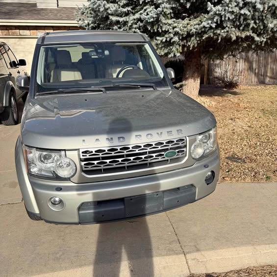 2011 Land Rover LR4 - HSE LUX Sport Utility 4D