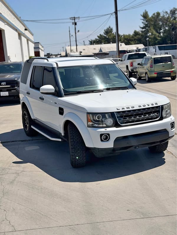 2015 Land Rover LR4 - HSE LUX Sport Utility 4D