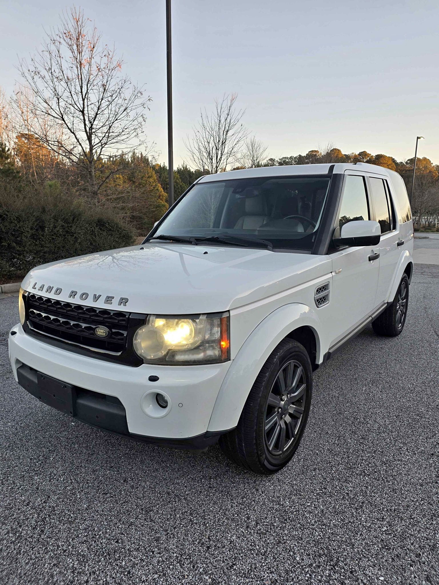 2012 Land Rover LR4 - HSE LUX Sport Utility 4D