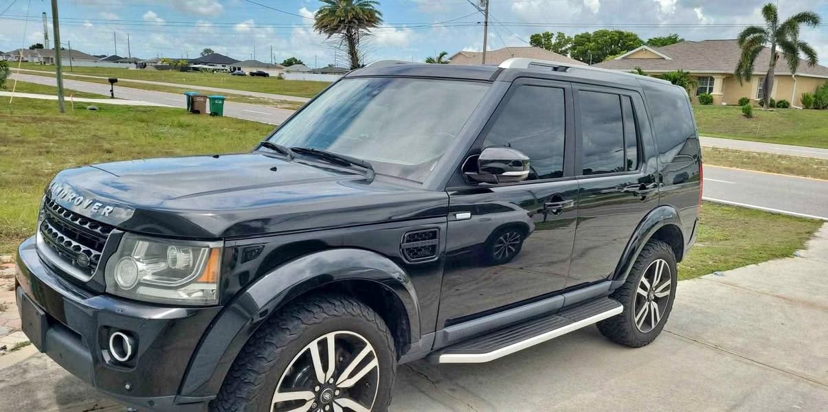 2016 Land Rover LR4 - LR4
