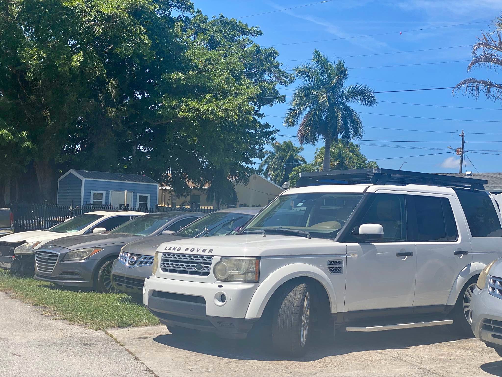 2012 Land Rover LR4 - HSE LUX Sport Utility 4D