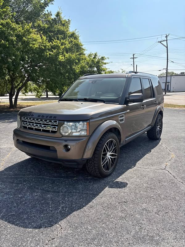2010 Land Rover LR4 - HSE LUX Sport Utility 4D