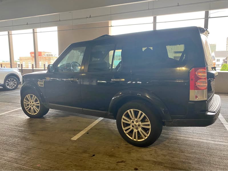 2012 Land Rover LR4 - HSE LUX Sport Utility 4D
