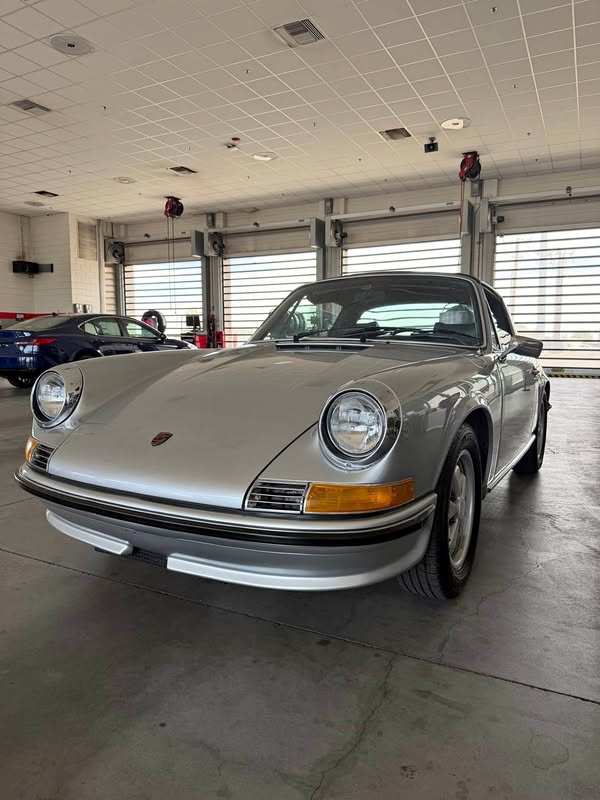 1972 Porsche 911 - Targa Coupe 2D