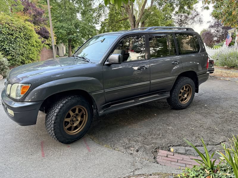 2003 Lexus LX470