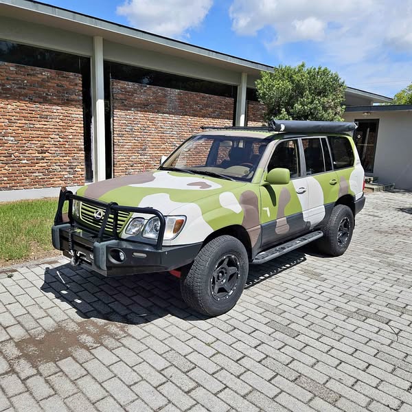 2000 Lexus LX - Overlander LX470 2\