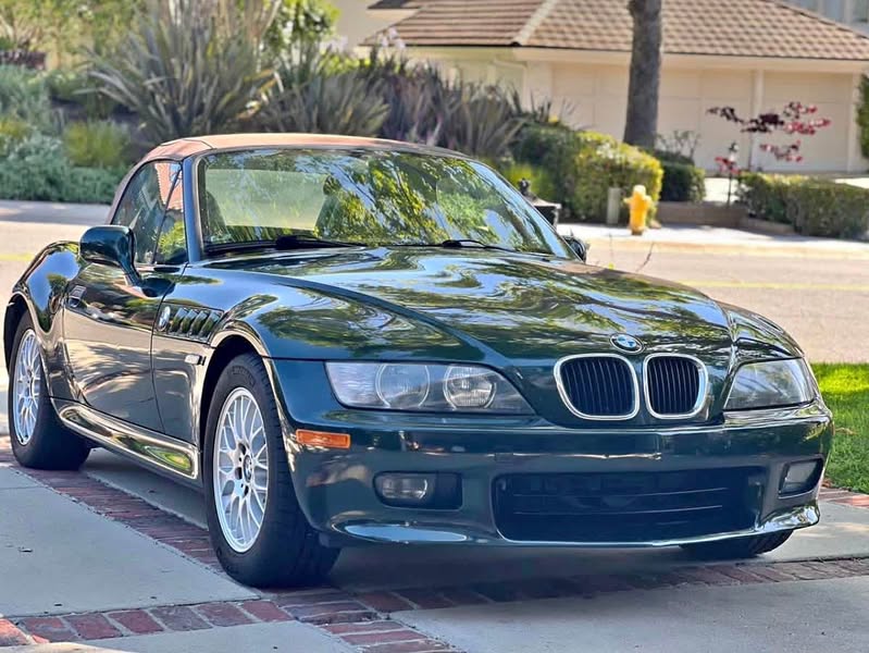 2002 BMW Z3 2.5i Roadster 2D