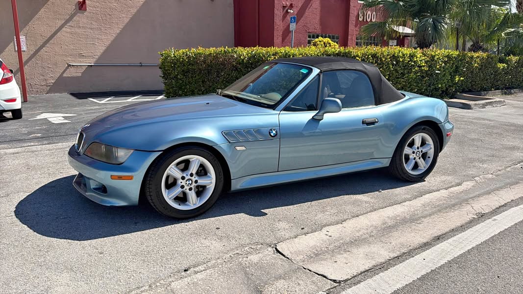2000 BMW Z3 - 6-Cyl Roadster 2D