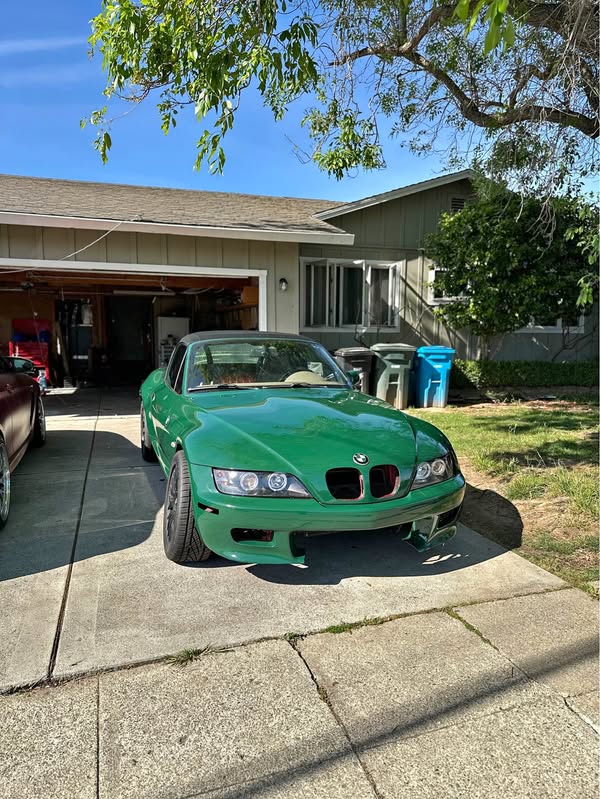 2001 BMW Z3 - 2.5i Roadster 2D