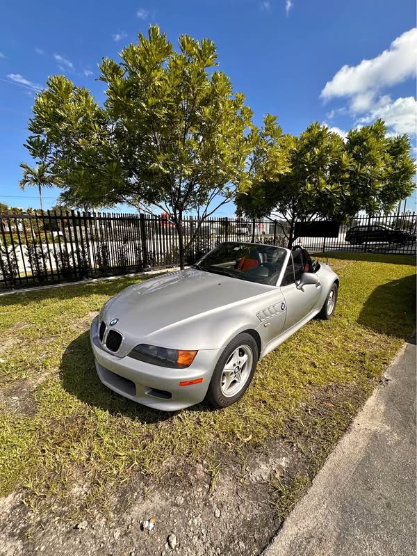 1999 BMW Z3 - 2.3 Roadster 2D
