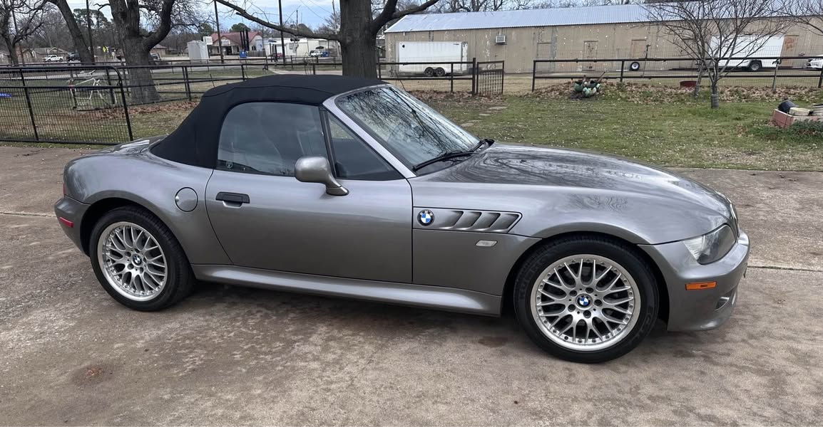2001 BMW Z3 - 3.0i Roadster 2D