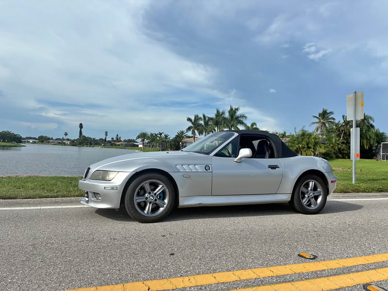 2000 BMW Z3 - 2.3 Roadster 2D