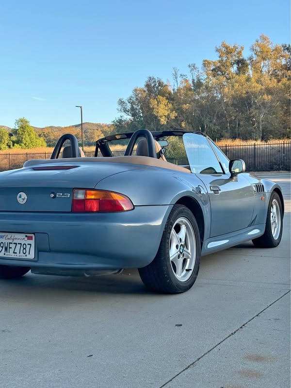 1999 BMW Z3 - 2.3 Roadster 2D