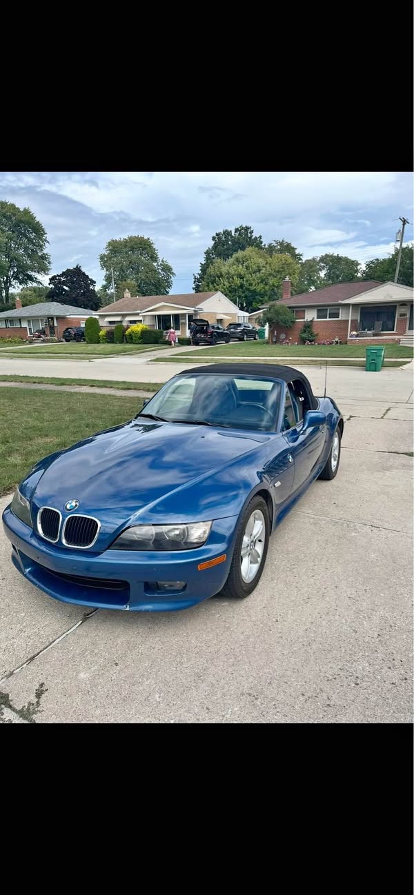2000 BMW Z3 - 2.5i Roadster 2D