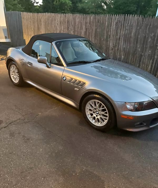 2001 BMW Z3 - 2.5i Roadster 2D