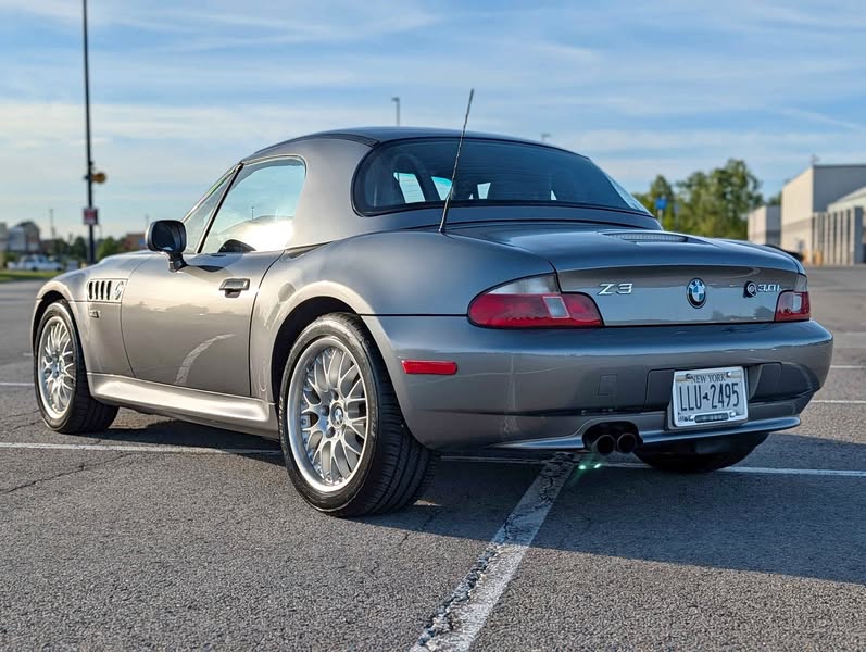 2002 BMW Z3 - 2.5i Roadster 2D