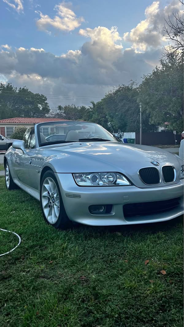 2002 BMW Z3 - 2.5i Roadster 2D