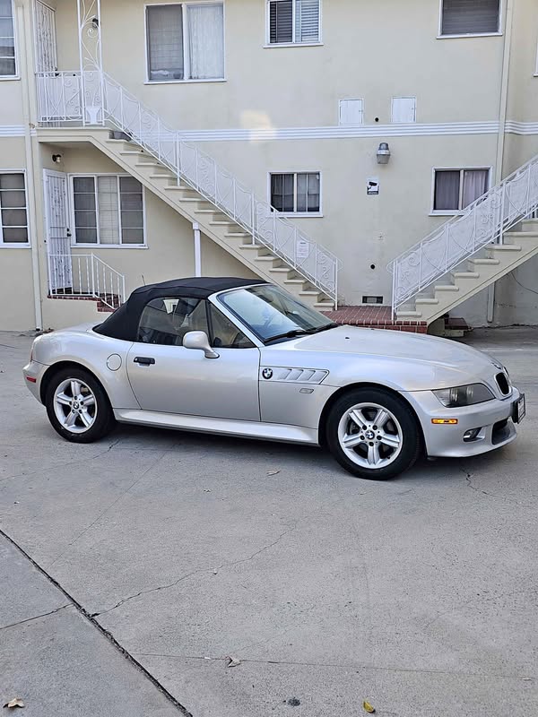 2001 BMW Z3 2.3 Roadster 2D