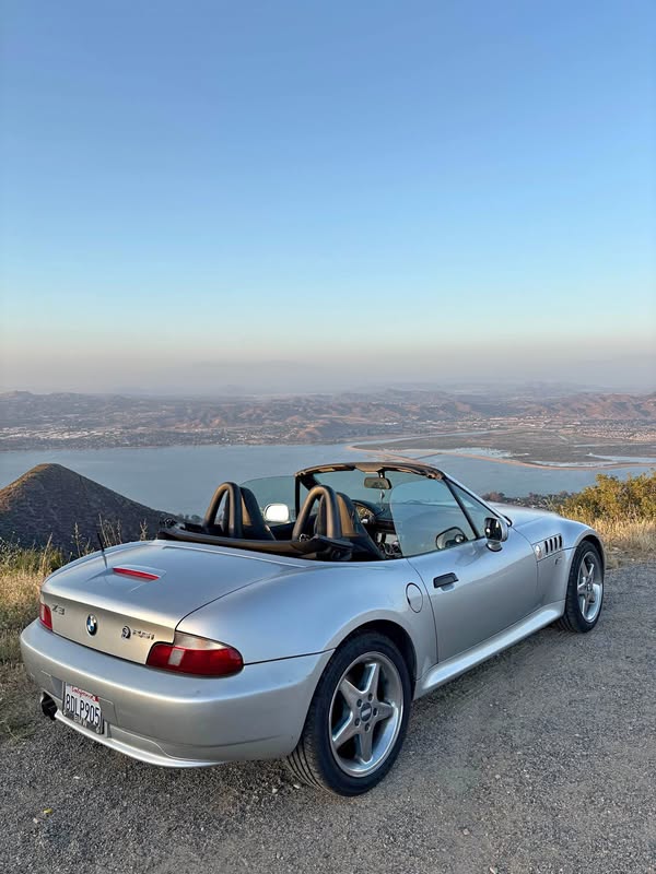 2002 BMW Z3 - 2.5i Roadster 2D